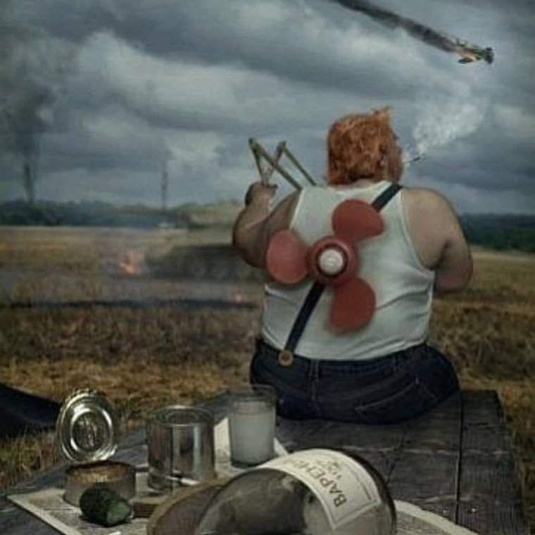 Карлсон с оружием