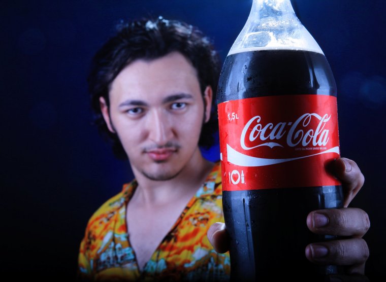 Кока кола в стеклянной бутылке