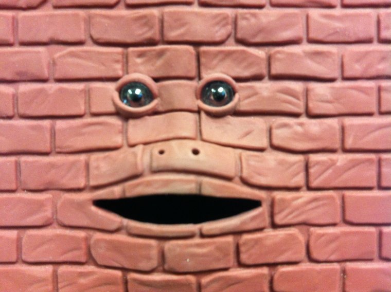 Морда кирпичом