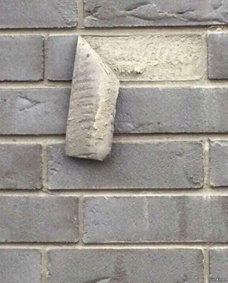 Кирпич демотиватор