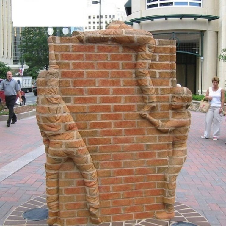 Скульптура из кирпича от Brad Spencer