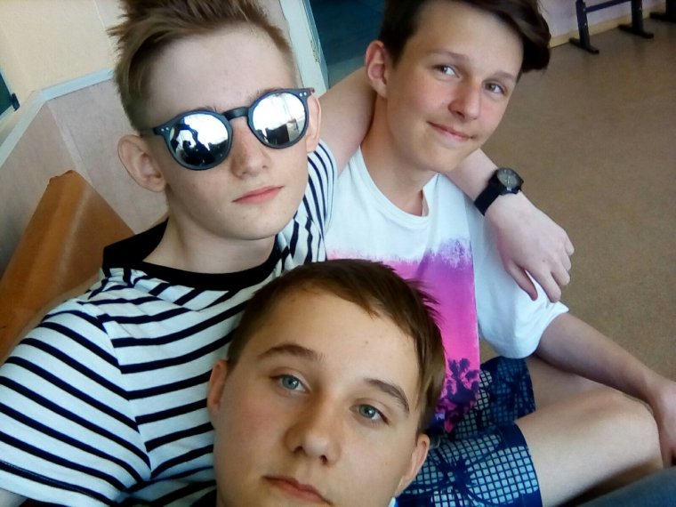 Плачущий Озон Мем