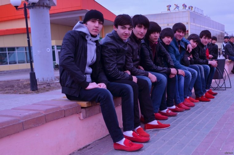 Эльдар Джарахов красный мокасин