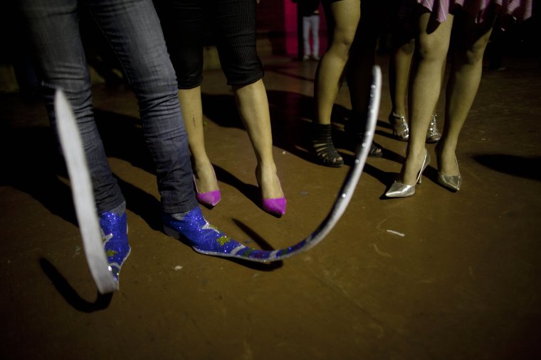 Ботинки с длинным носом