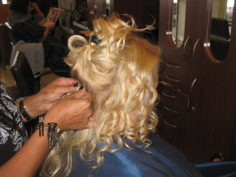 Прически из нарощенных волос