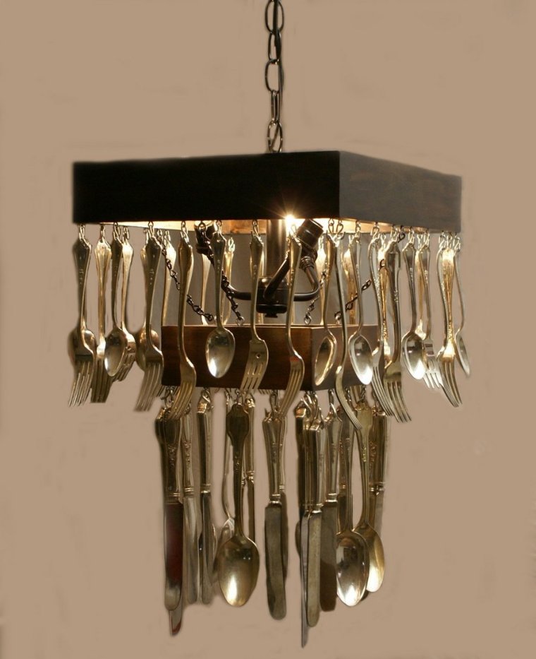 Люстра из столовых приборов