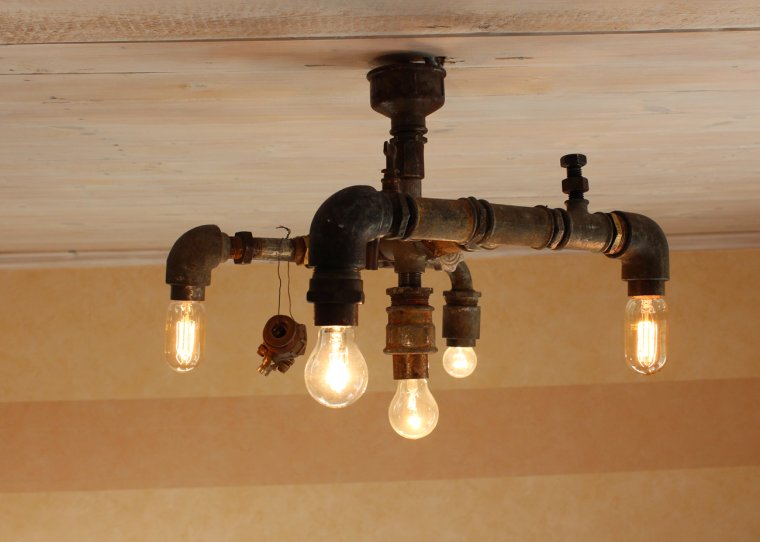 Уродливые люстры