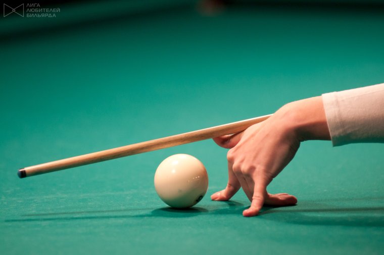 Правильная стойка в бильярде