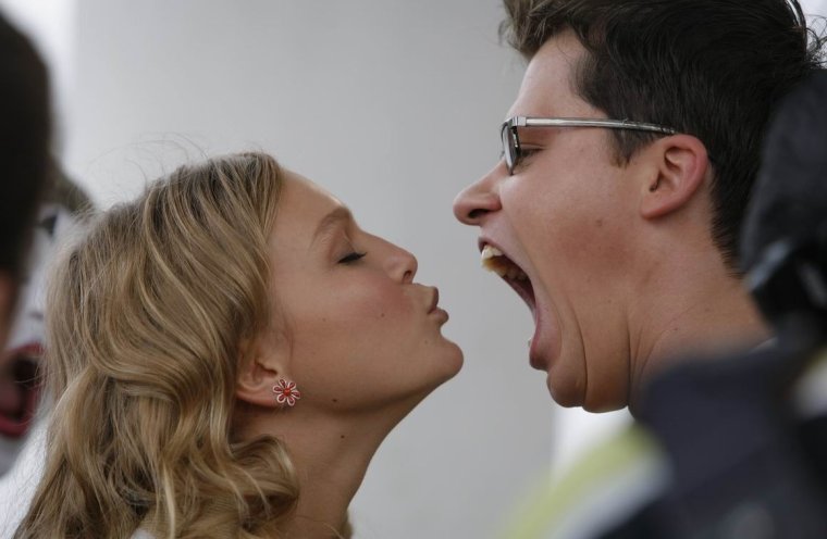 Неудачный поцелуй