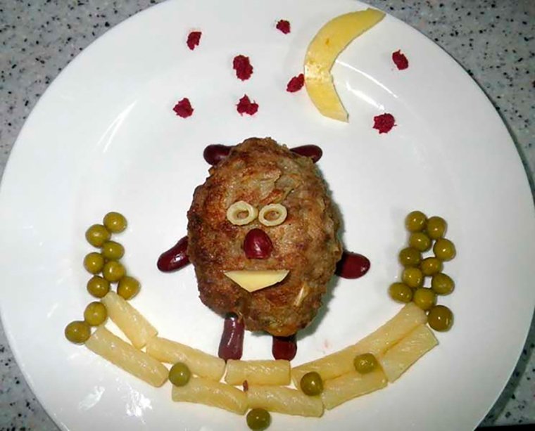 Украшение блюд для детей с котлетой