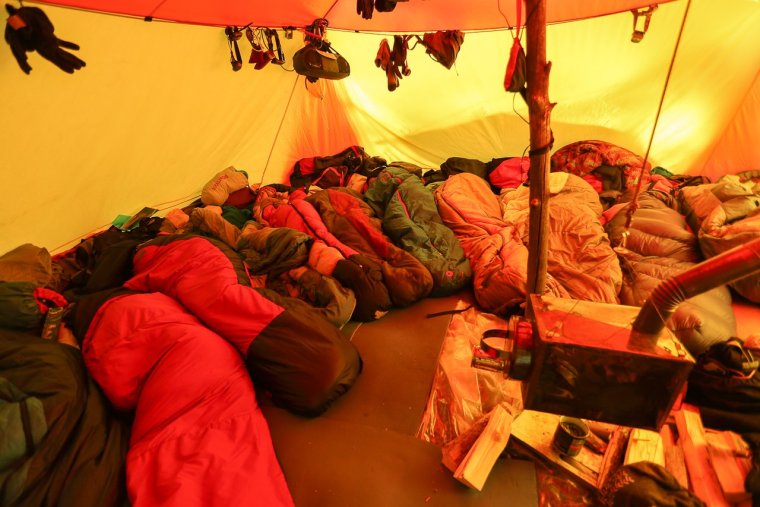 Спать в палатке