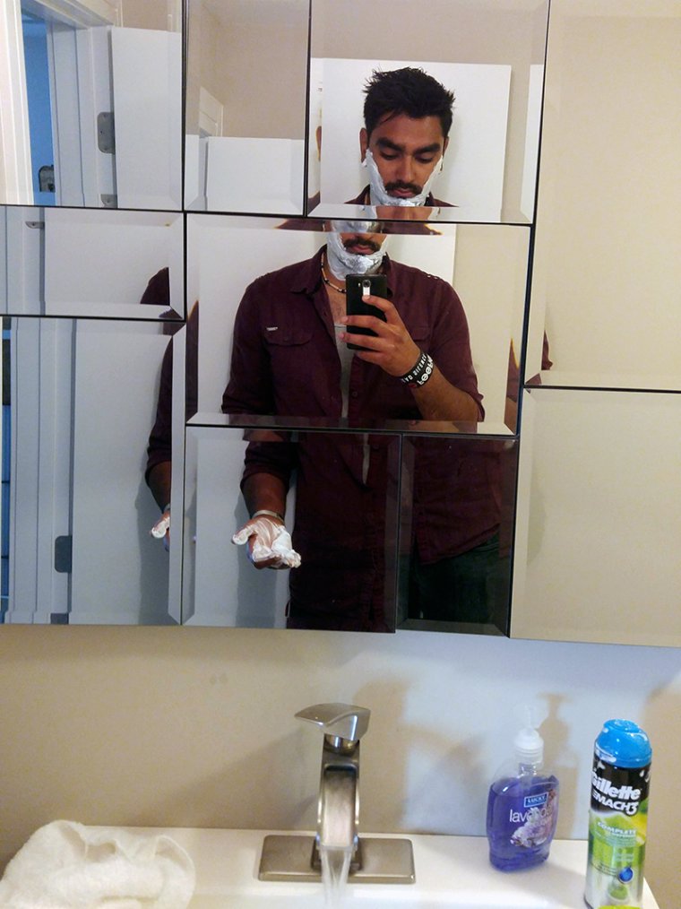 Селфи в ванной в зеркале