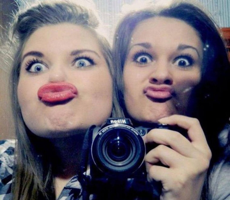 Селфи губы уточкой