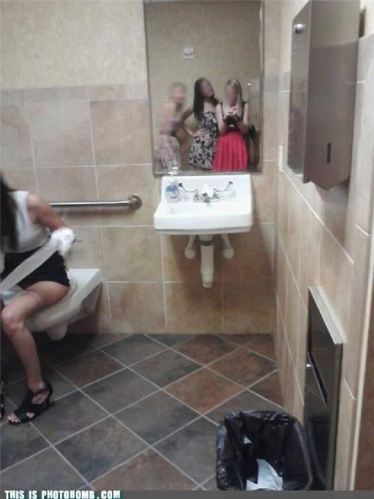 Неудачные селфи с отражением в зеркале