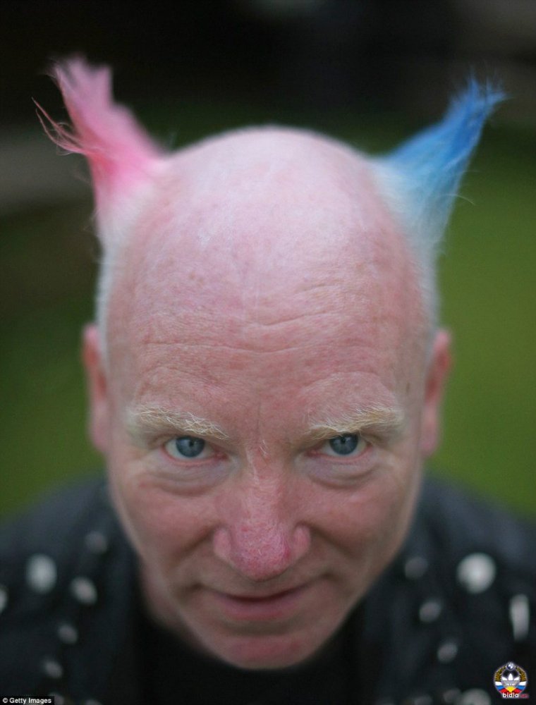 Старый мужчина с лысиной