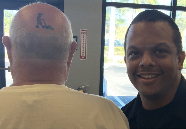 Прикольные тату на лысине