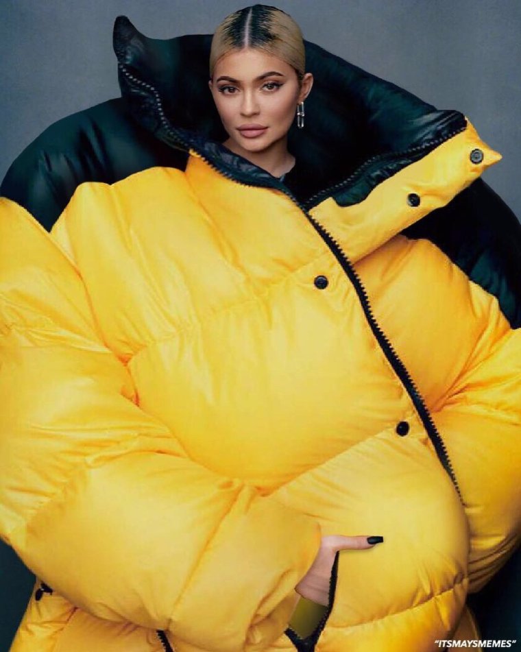 Огромный пуховик