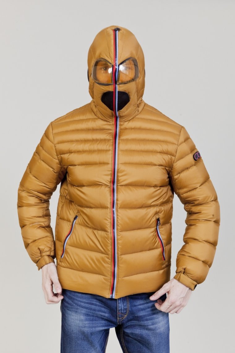 Смешной мужской пуховик