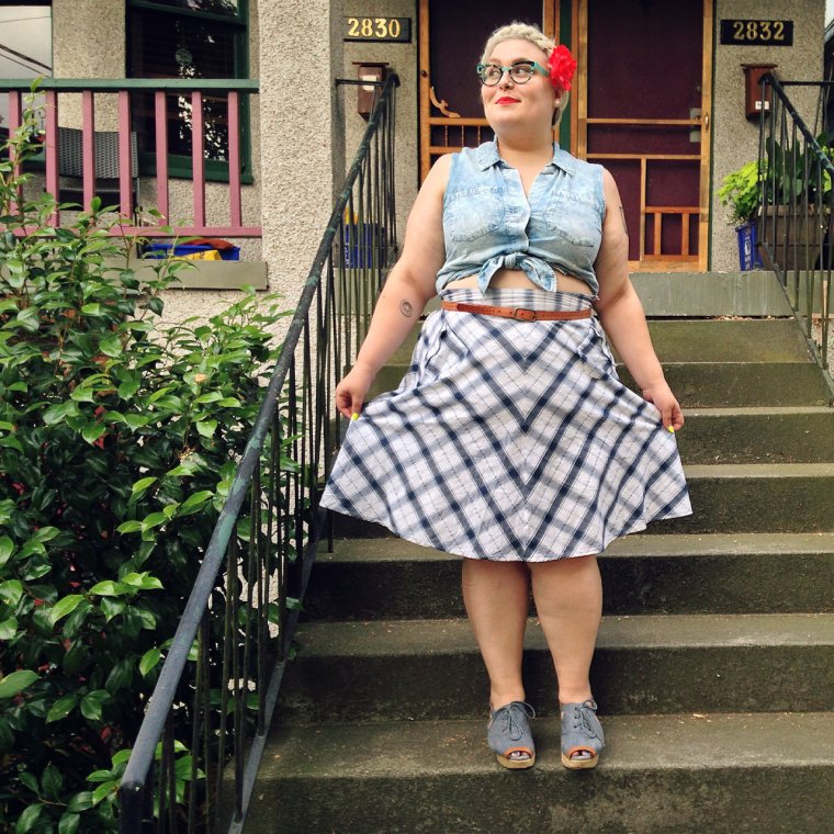 Бабушка с сигаретой