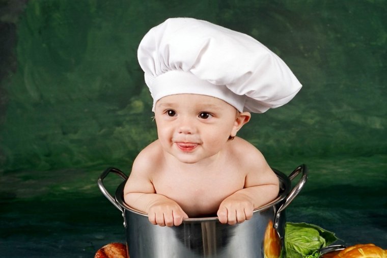 Ребенок в колпаке повара