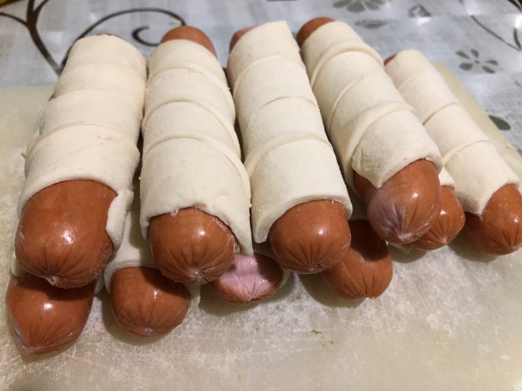 Сосиска в тесте Мем