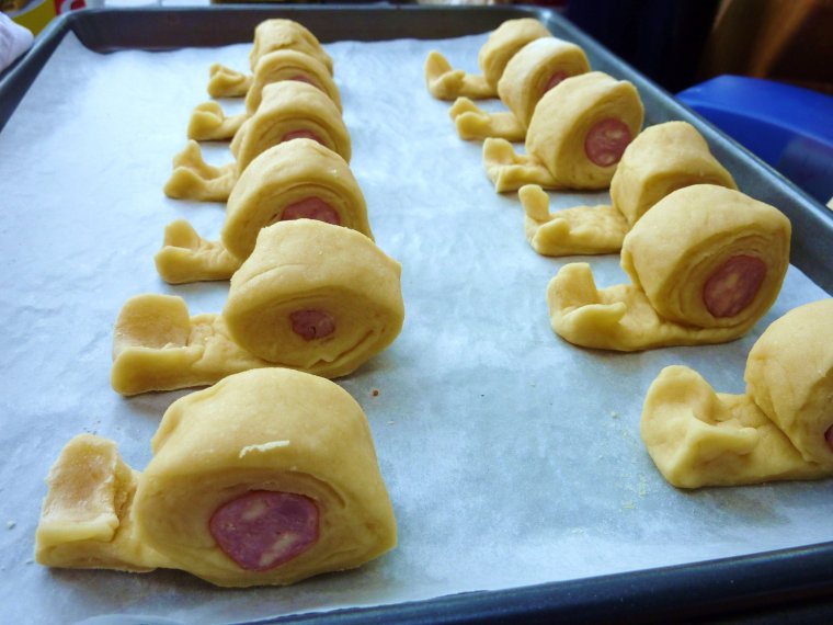 Сосиски в тесте на детский день рождения