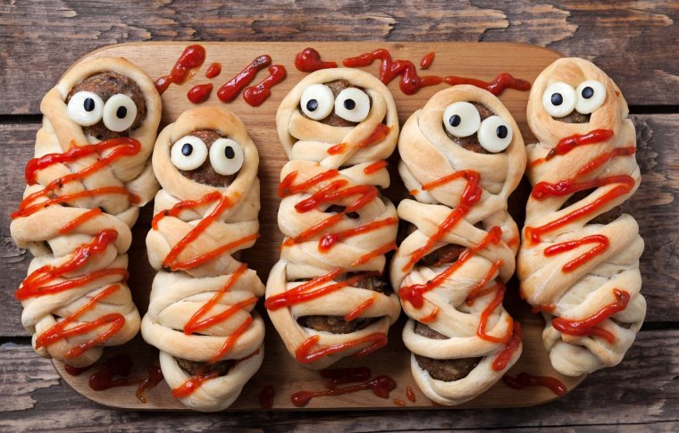 Сосиски мумии на Хэллоуин
