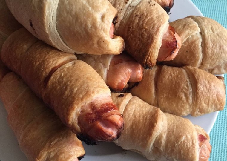 Прикольные сосиски в тесте