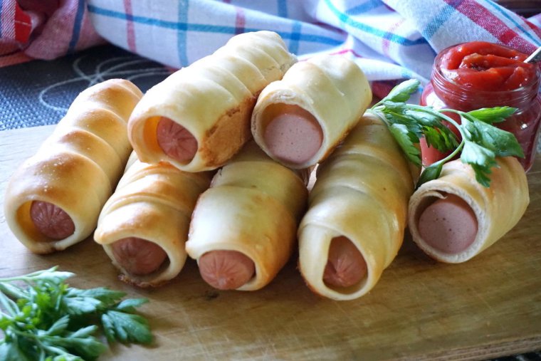 Прикольные сосиски в тесте