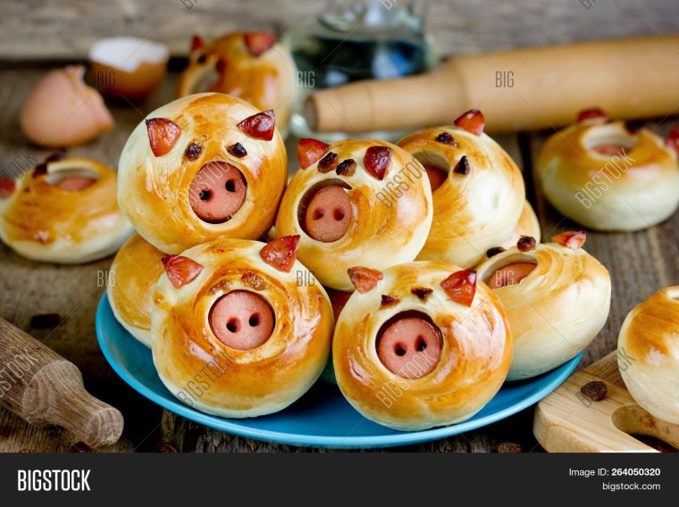 Веселая сосиска в тесте