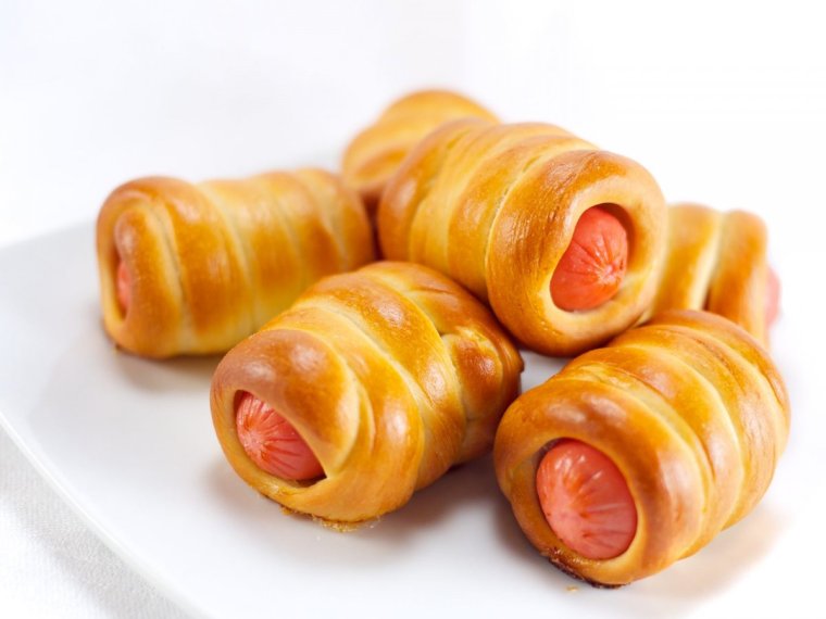 Прикольные сосиски в тесте