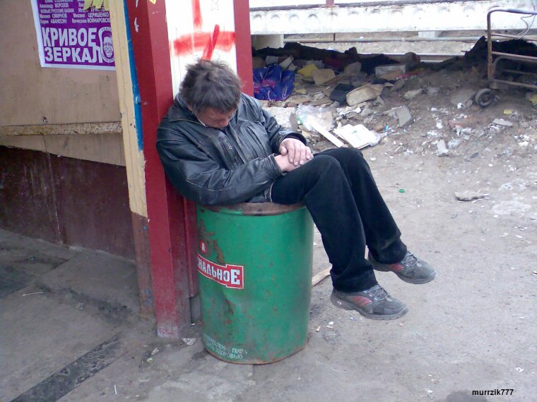 Мусорный бак прикол