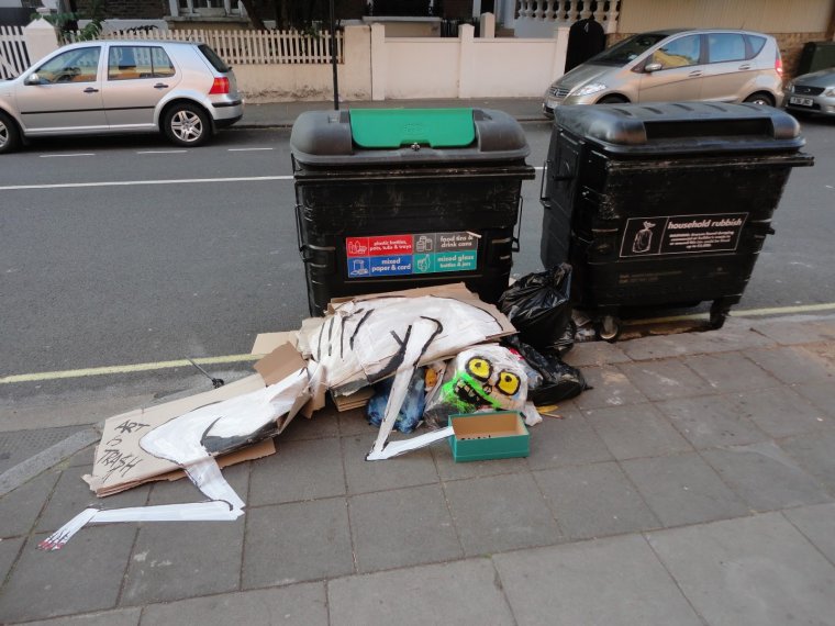 Костюм мусорного бака