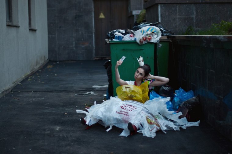 Смешные мусорные контейнеры