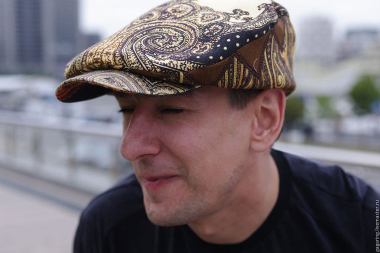 Грузин в кепке