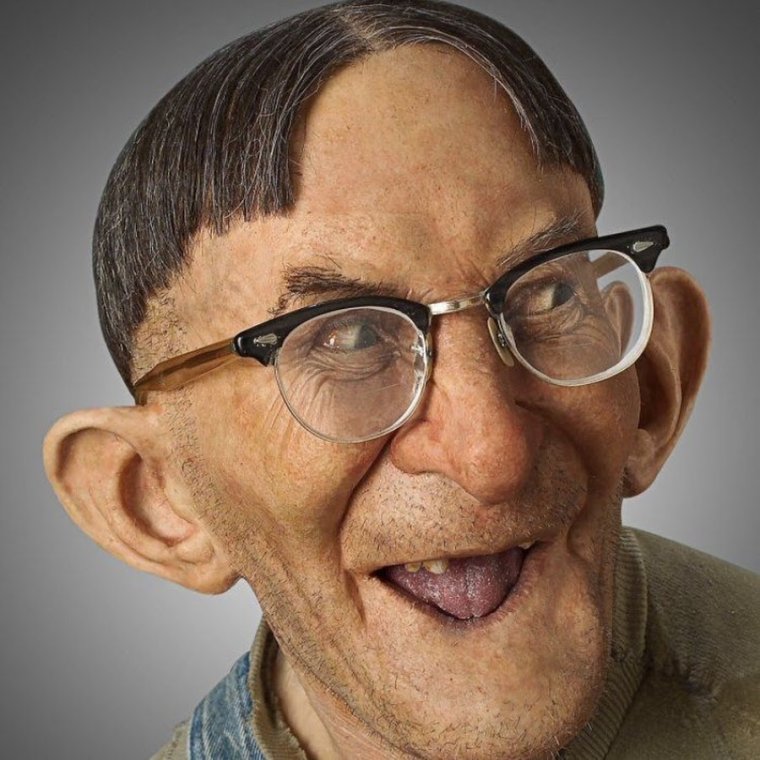 Фотография с обезьянкой на пляже