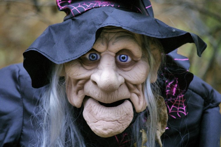 Старая страшная ведьма