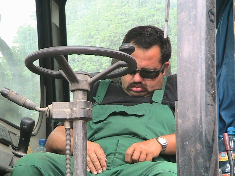 Усатый тракторист