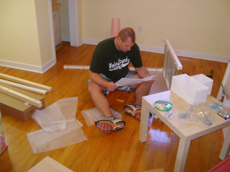 Сборщик мебели прикол