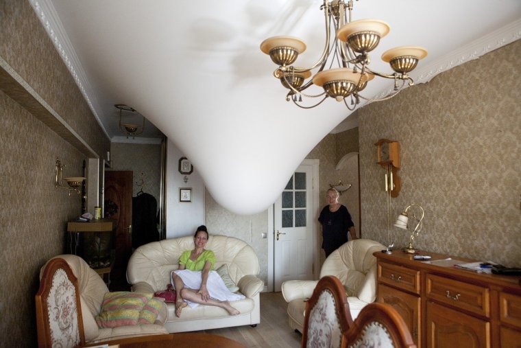 Затопили соседи натяжной потолок