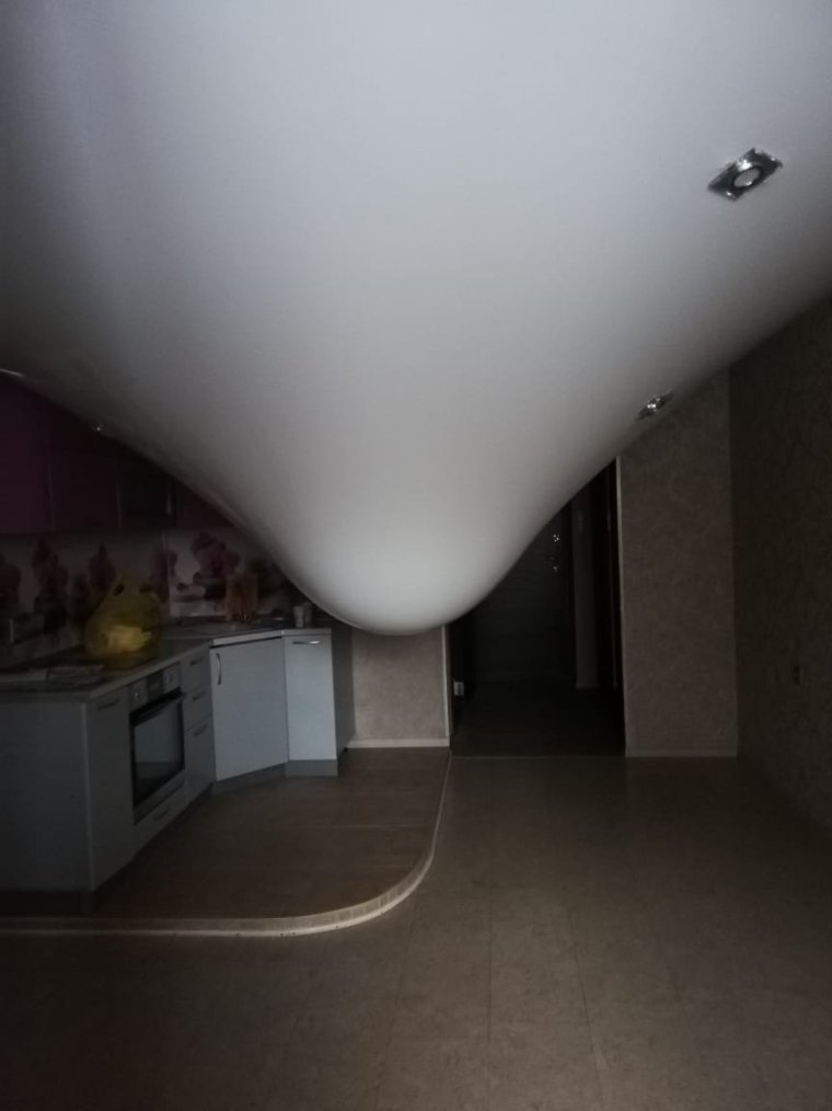 Натяжной потолок после затопления