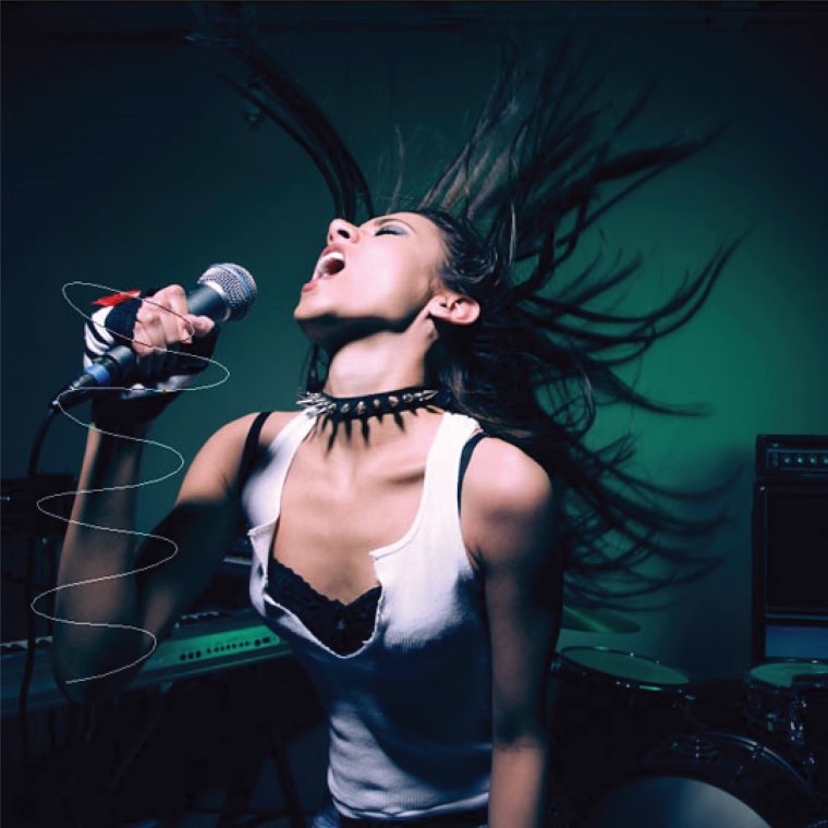 Девушкам с микрофоном VIP бесплатно