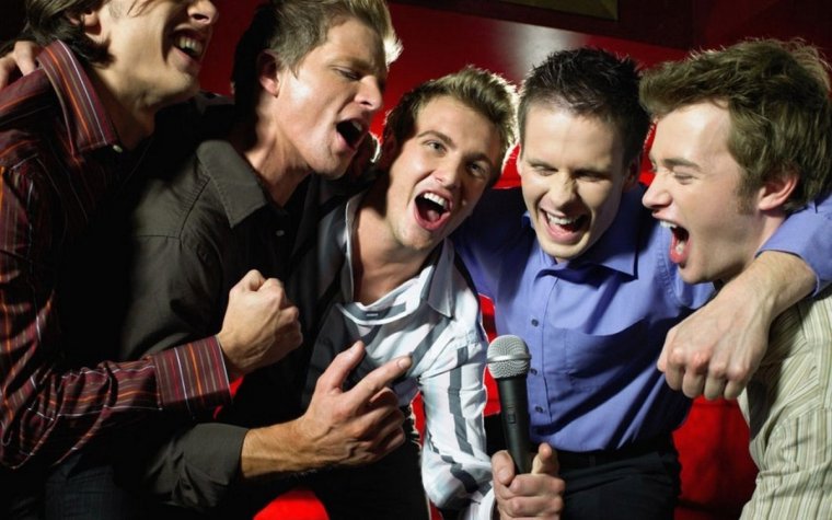 Парень на вечеринке