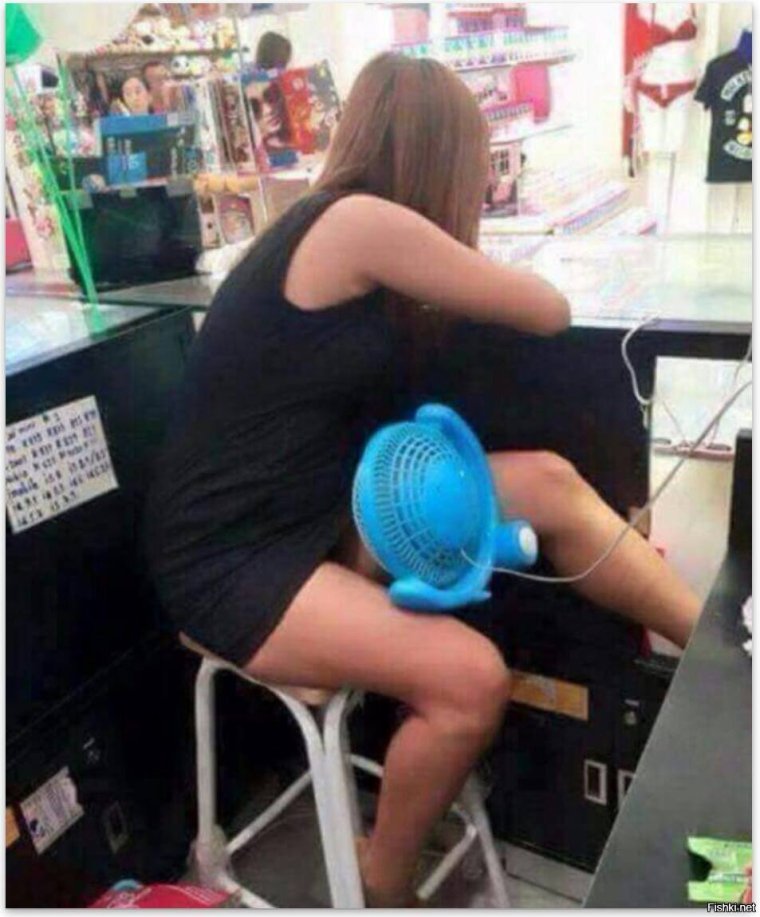 Прикольные девчонки на работе