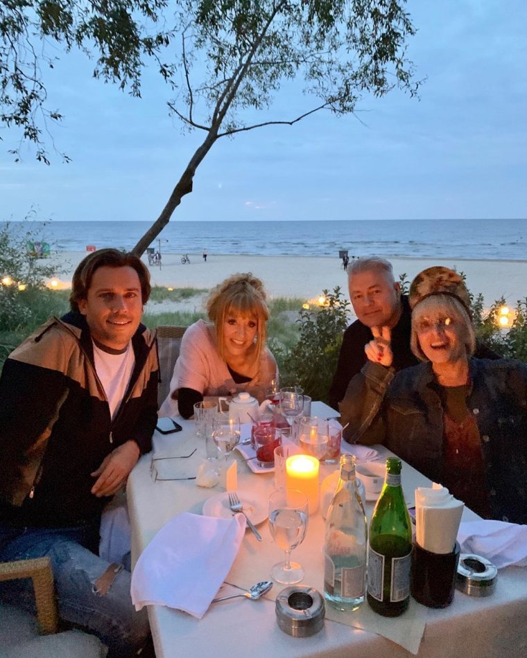 Максим Галкин жив