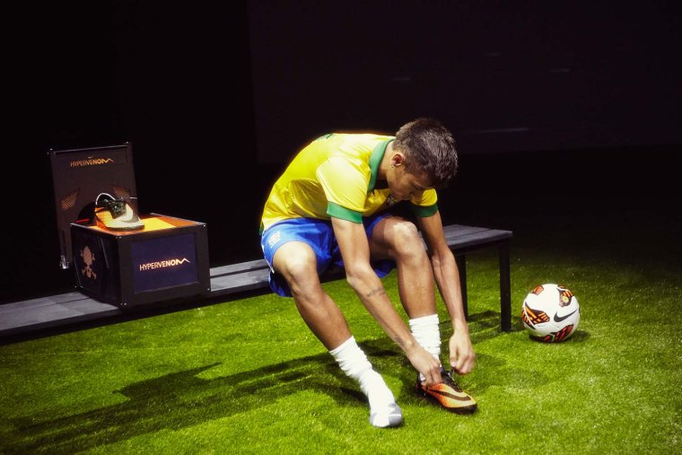 Неймар в бутсах