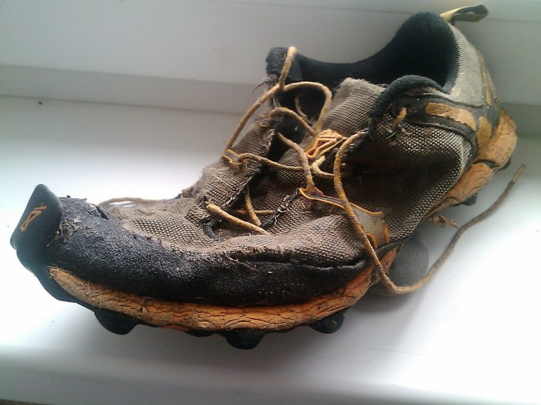 Страшные кроссовки