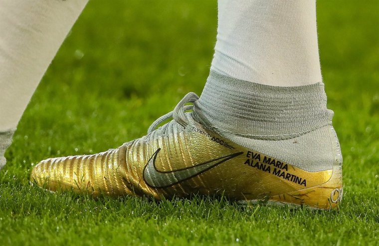 Бутсы Криштиану Роналду 2021