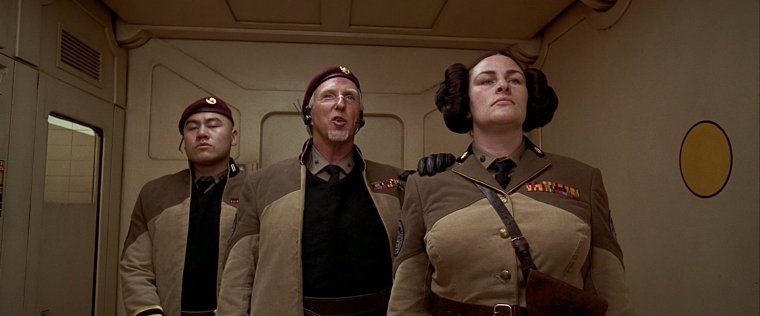 Джули т. Уоллес — майор Айсберг