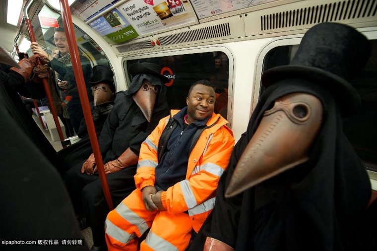 Странные пассажиры в метро